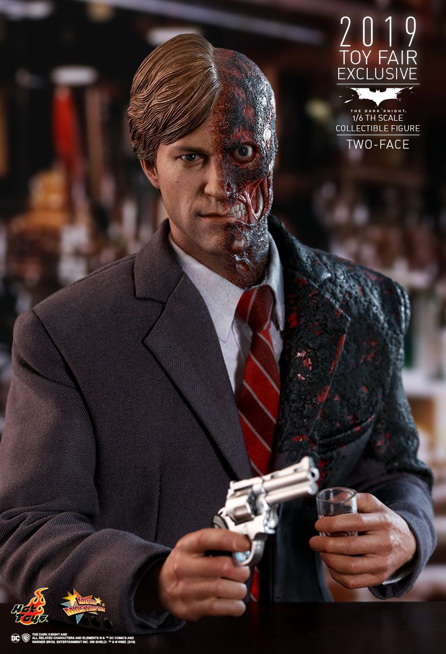 Two-Face - Toy Fair Exclusive  Sixth Scale Figure by Hot Toys Movie Masterpiece Series   The Dark Knight 
